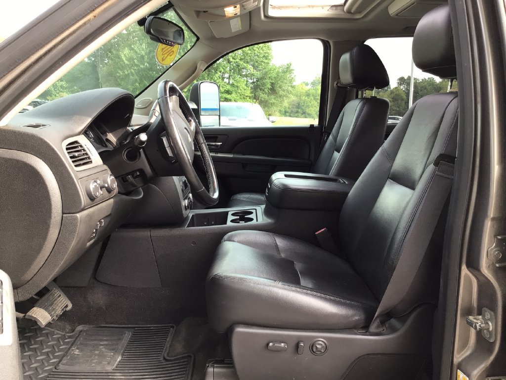 Used 2014 Chevrolet Silverado 3500 LTZ w/ LTZ Plus Package AWD/4WD image 24