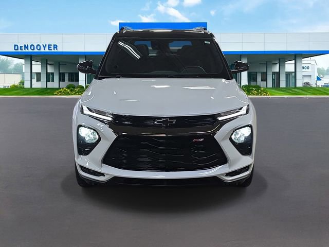 Used 2023 Chevrolet TrailBlazer RS w/ Sun and Liftgate Package image 2