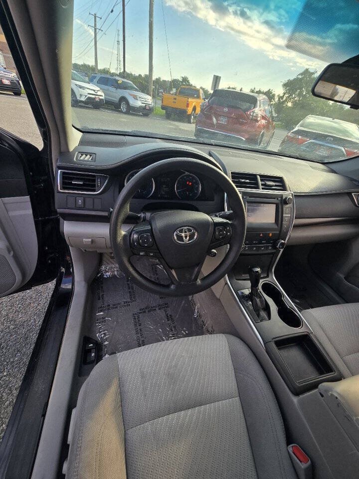 Used 2017 Toyota Camry LE FWD image 21