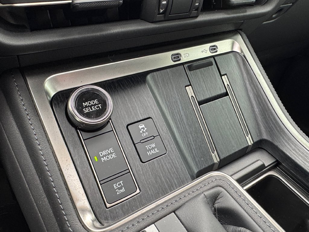 Used 2025 Lexus GX 550 w/ Accessory Package (Z1) AWD/4WD image 29