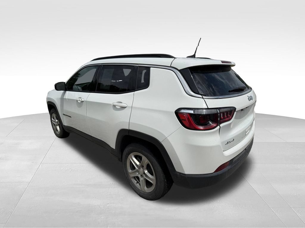 Used 2024 Jeep Compass Latitude AWD/4WD image 4