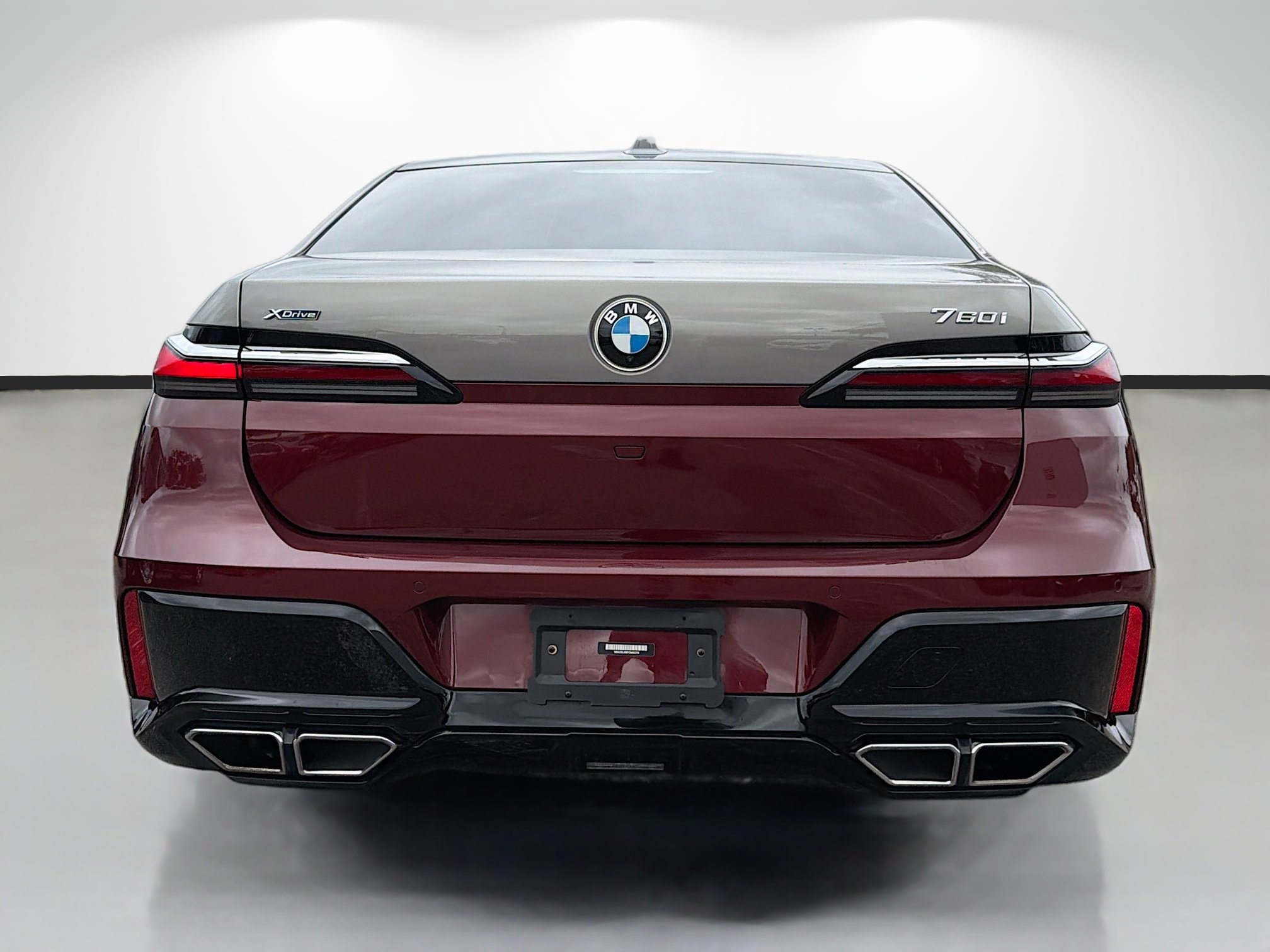 Used 2023 BMW 760i xDrive w/ Executive Package image 4