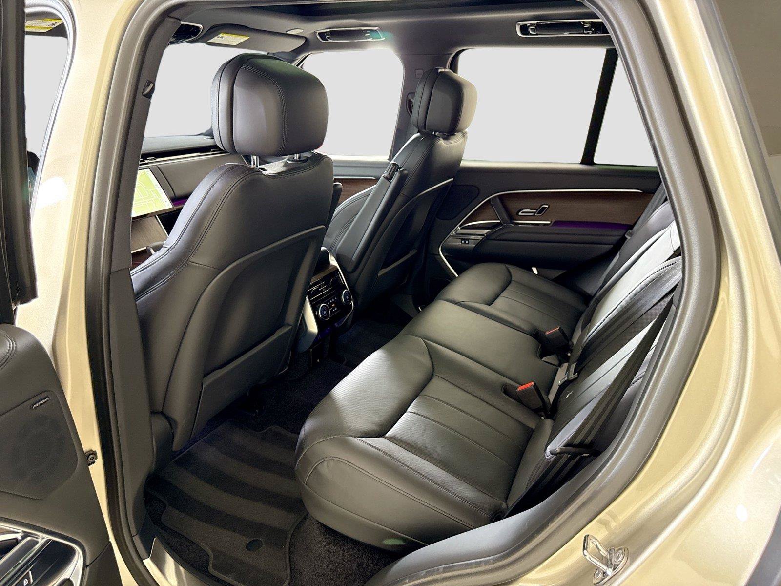 Used 2024 Land Rover Range Rover SE AWD/4WD image 23