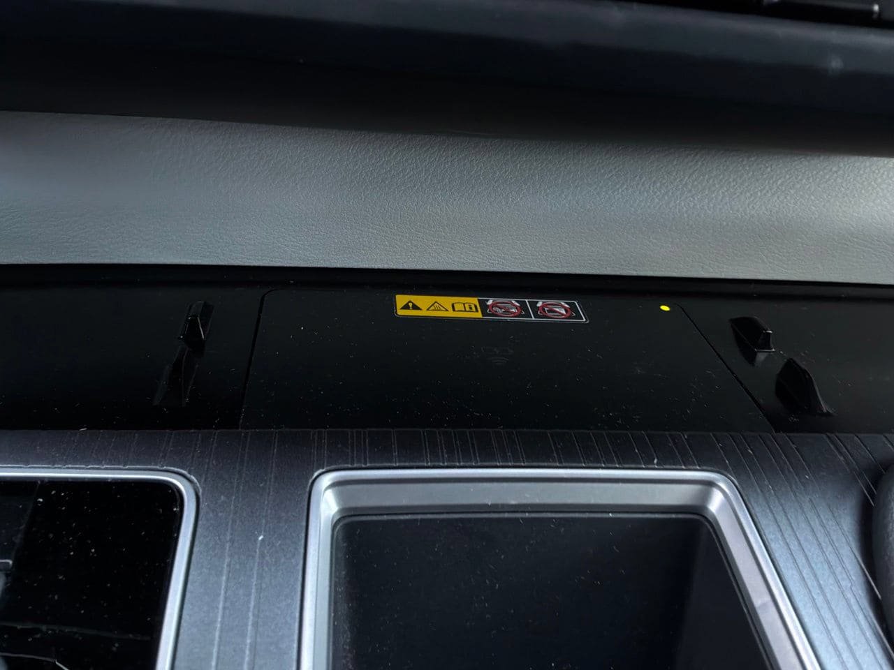 Used 2025 Toyota Sienna XLE FWD image 31
