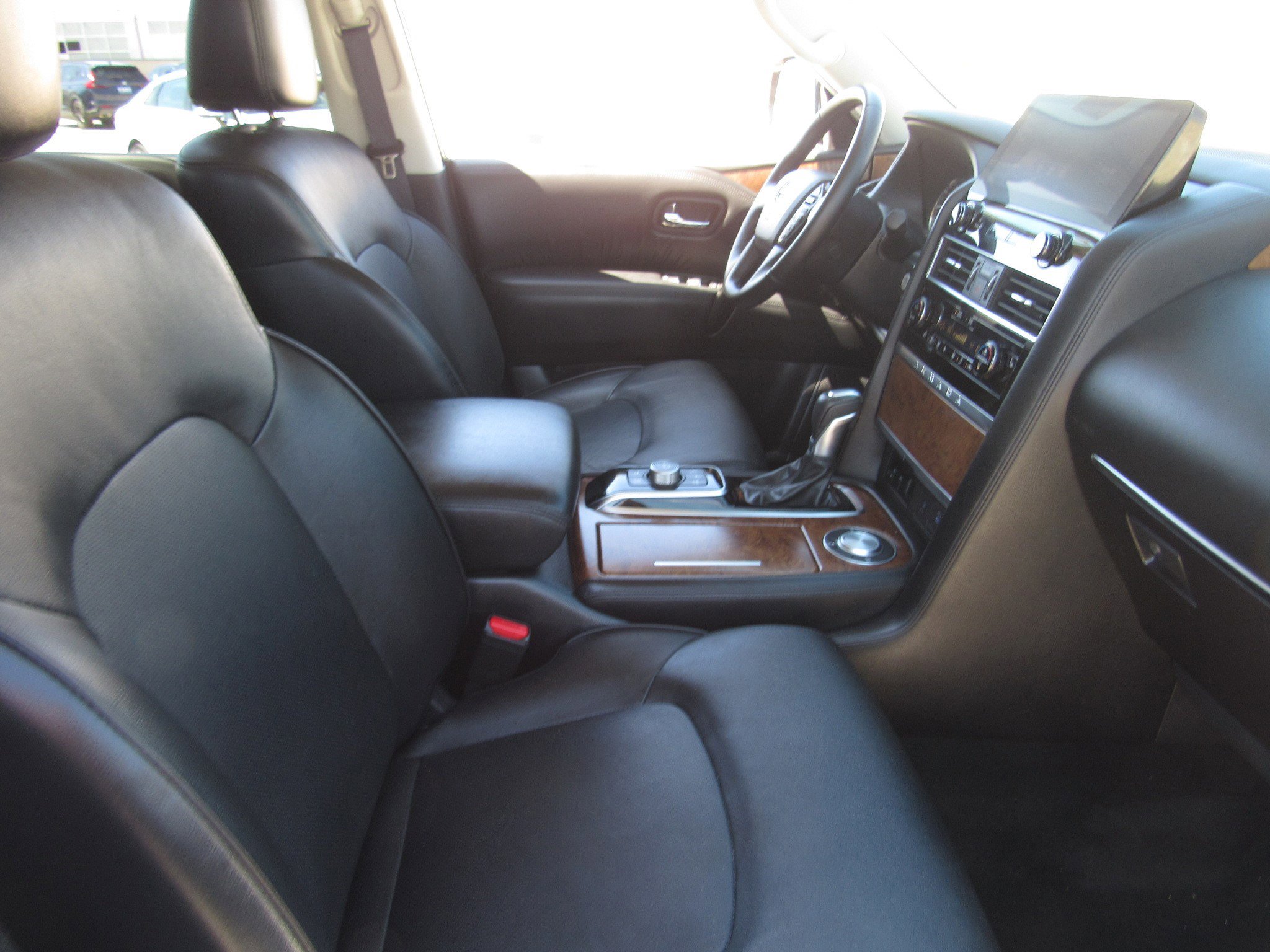 Used 2024 Nissan Armada SL image 9