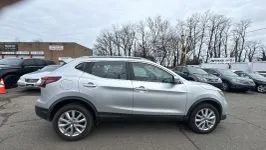 Used 2022 Nissan Rogue Sport SV AWD/4WD image 4