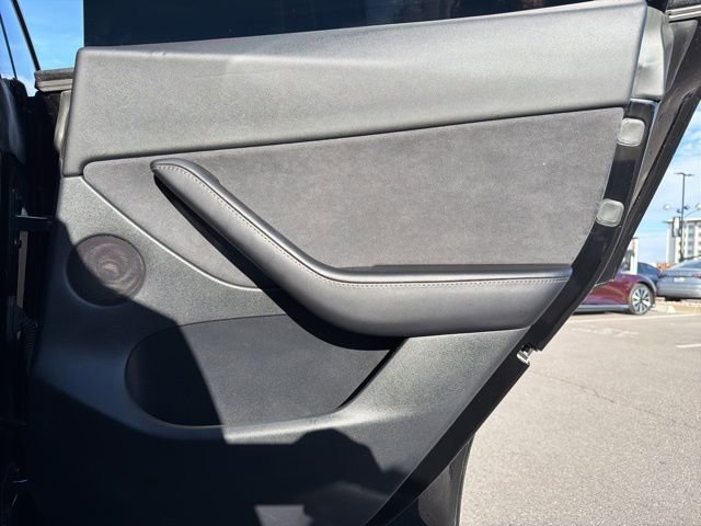 Used 2021 Tesla Model Y Long Range image 14