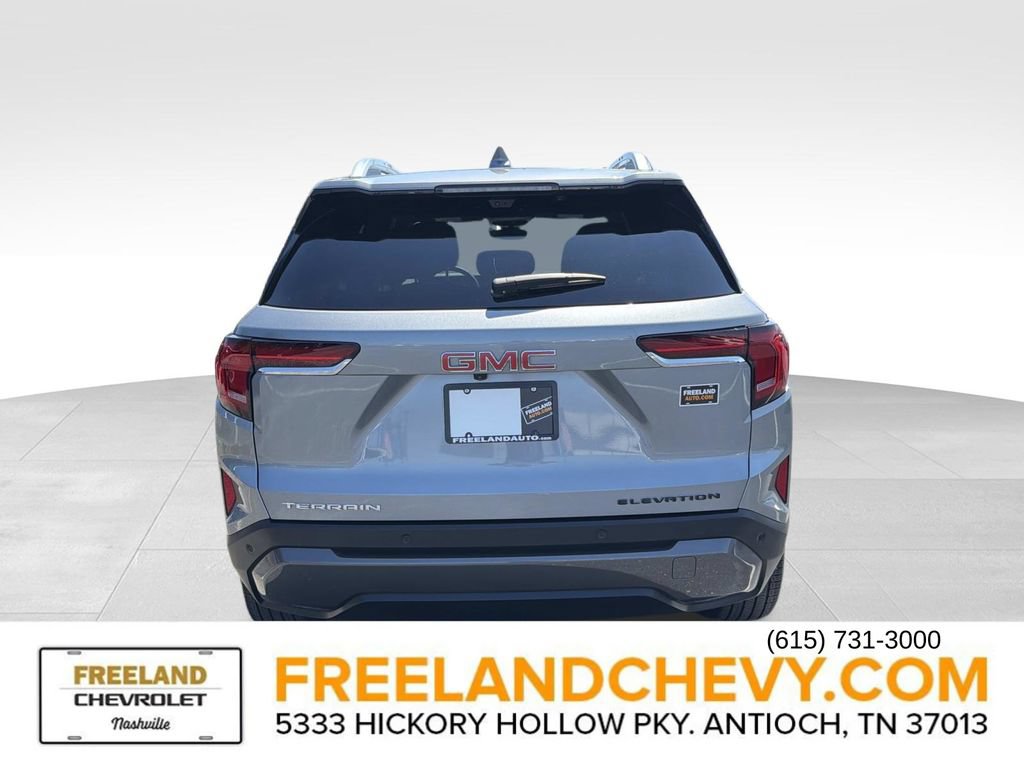 Used 2026 GMC Terrain Elevation w/ Elevation Premium Package FWD image 4