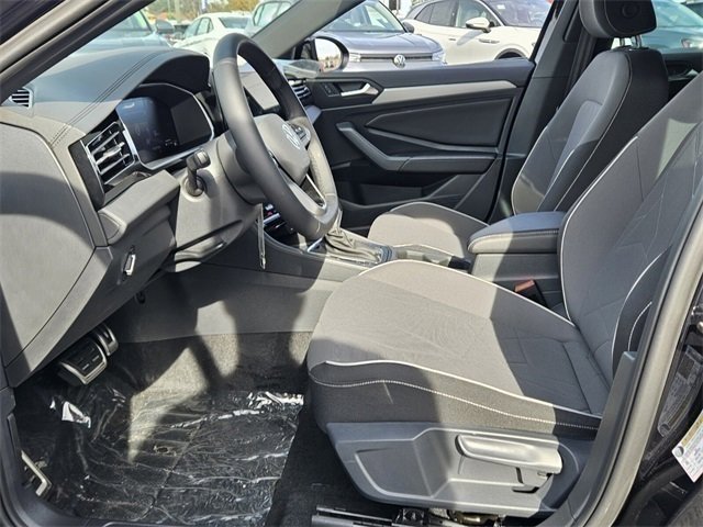 Used 2025 Volkswagen Jetta Sport image 5