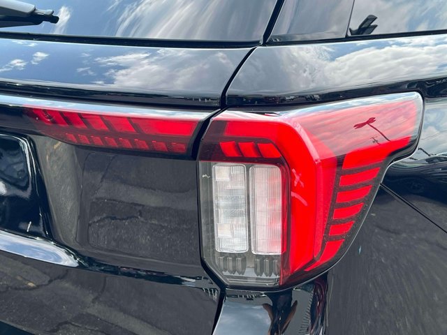 Used 2026 Ford Explorer Active AWD/4WD image 10