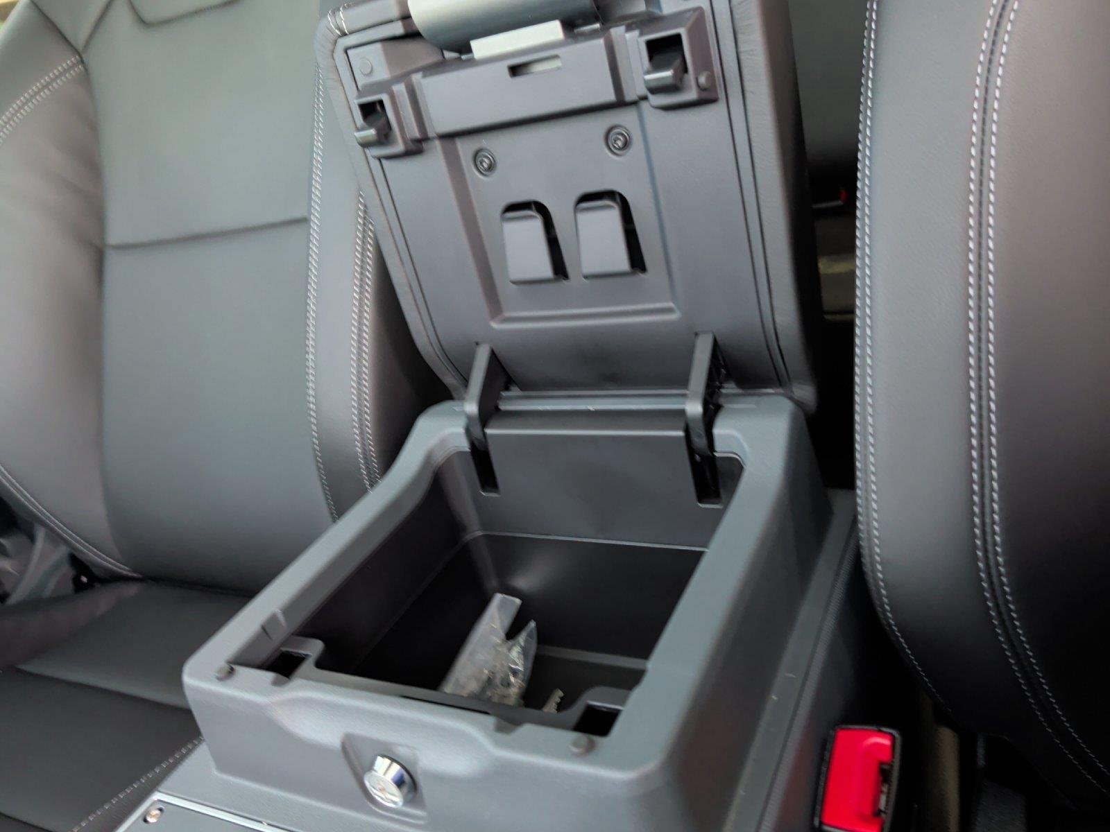 New 2025 INEOS Grenadier Station Wagon AWD/4WD image 28