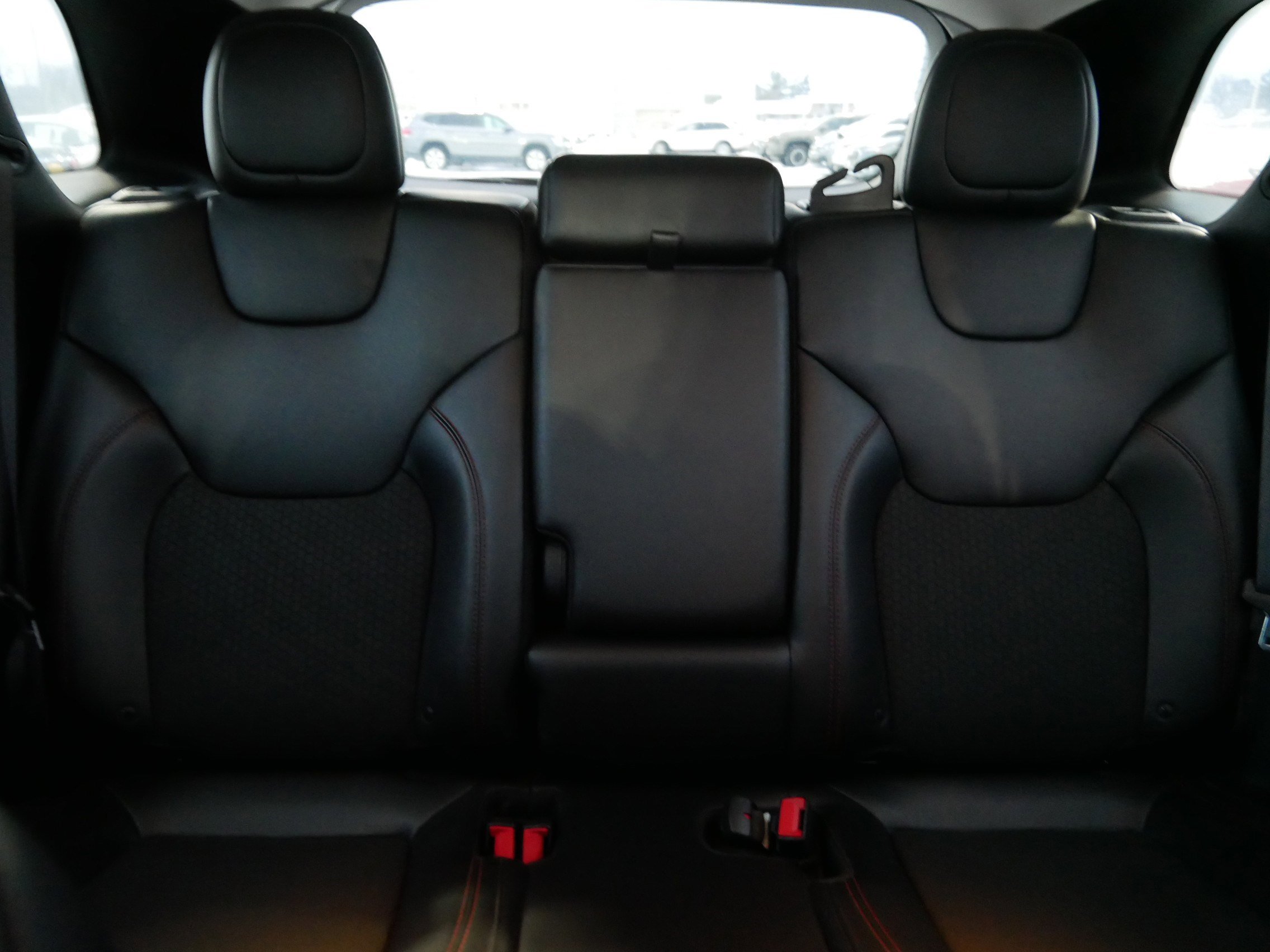 Used 2019 Jeep Cherokee Trailhawk w/ Cold Weather Group image 13