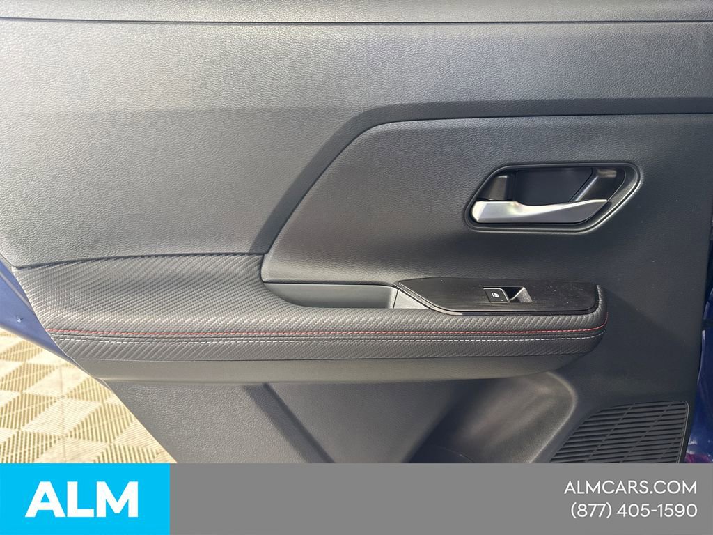 Used 2025 Nissan Kicks SR image 25