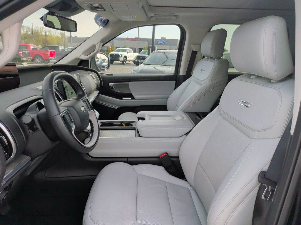 Certified 2025 Ford Expedition Platinum w/ Driver's Package AWD/4WD video 4