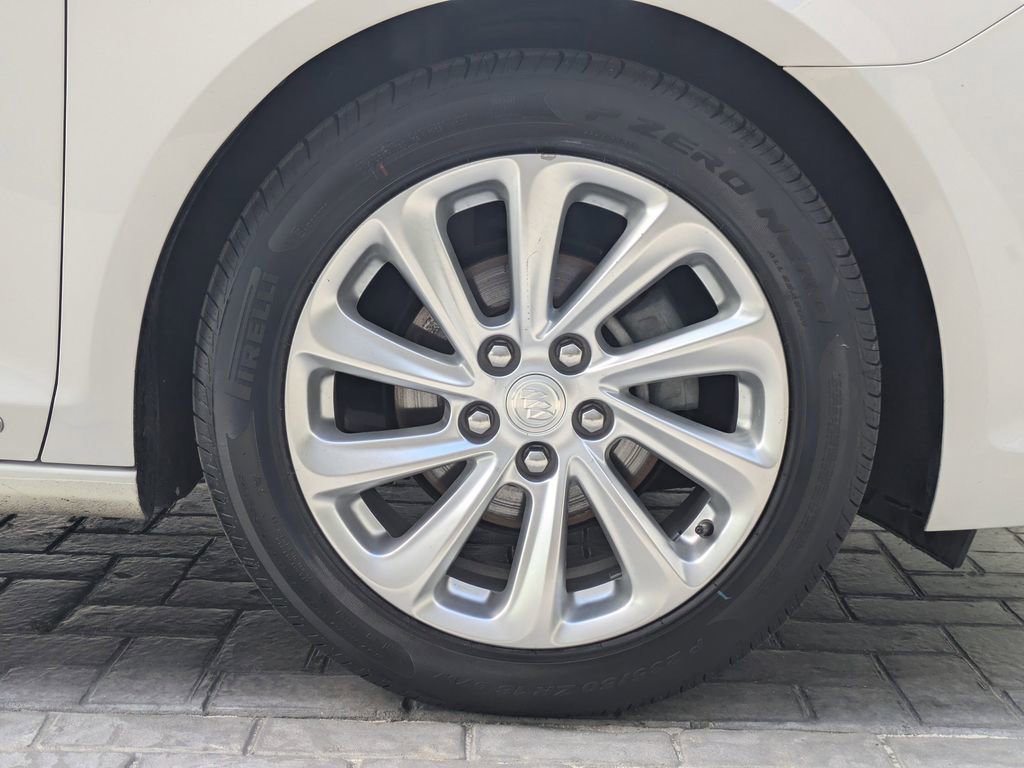 Used 2014 Buick LaCrosse image 11