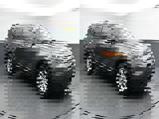 Used 2015 Ford Explorer XLT image 3