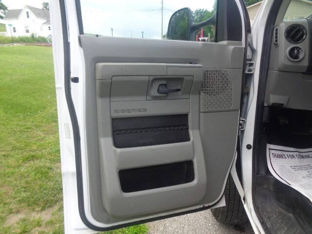 Used 2019 Ford E-350 and Econoline 350 Super Duty w/ Power Windows & Locks Group RWD image 15