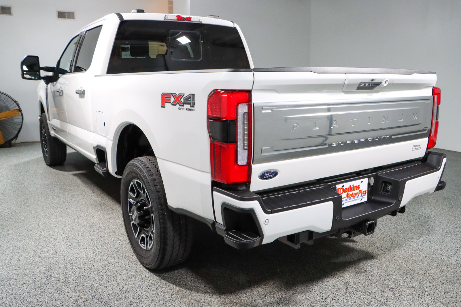 Used 2024 Ford F250 Platinum AWD/4WD image 9