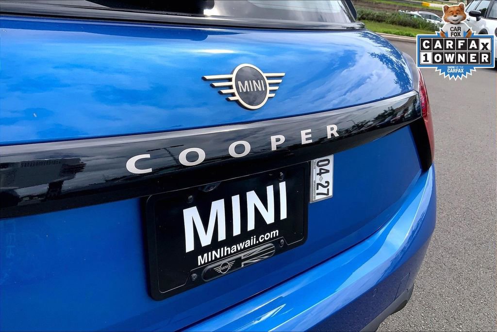 Certified 2025 MINI Cooper 4-Door Hardtop image 8