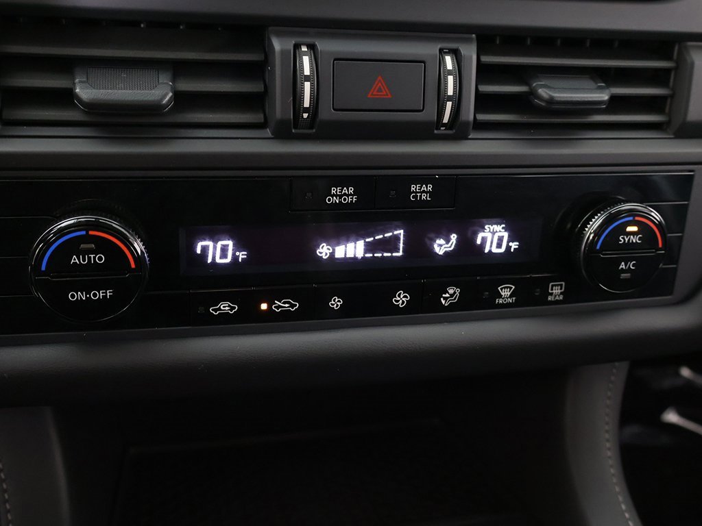 Used 2024 Nissan Pathfinder S image 45