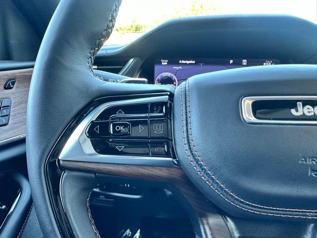 Used 2023 Jeep Grand Cherokee Summit w/ Luxury Tech Group V image 15