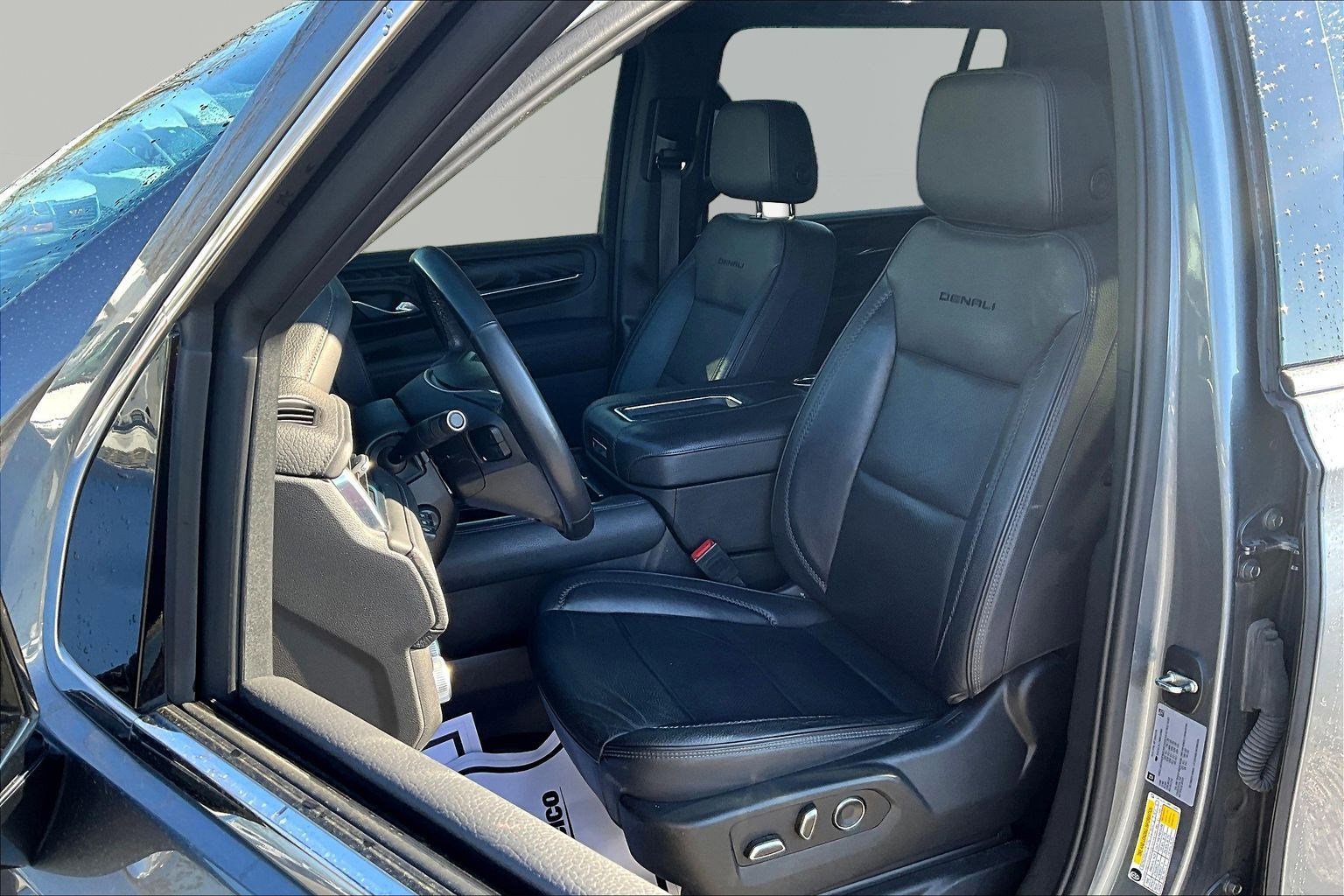Used 2021 GMC Yukon XL Denali w/ Denali Premium Package AWD/4WD image 21