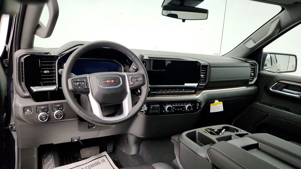 Used 2025 GMC Sierra 1500 Elevation image 12