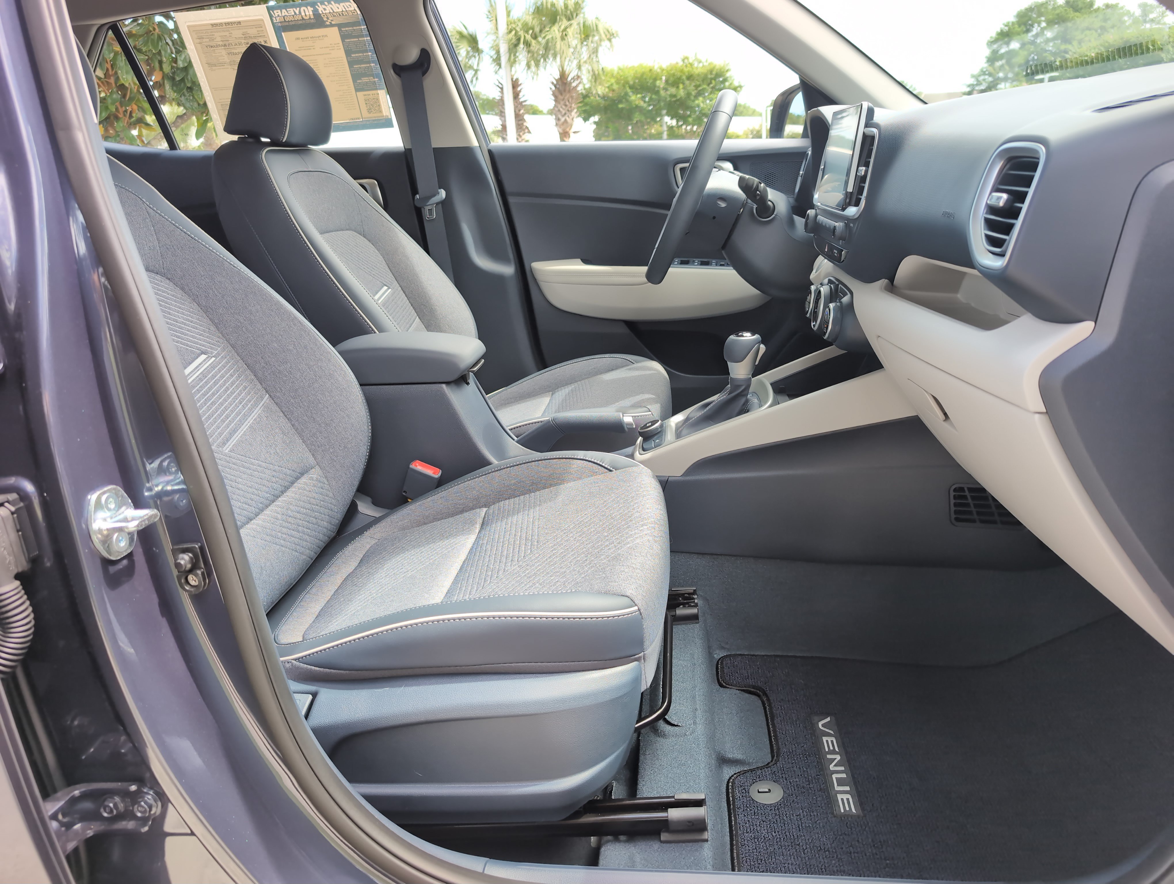 Used 2026 Hyundai Venue SEL FWD image 31