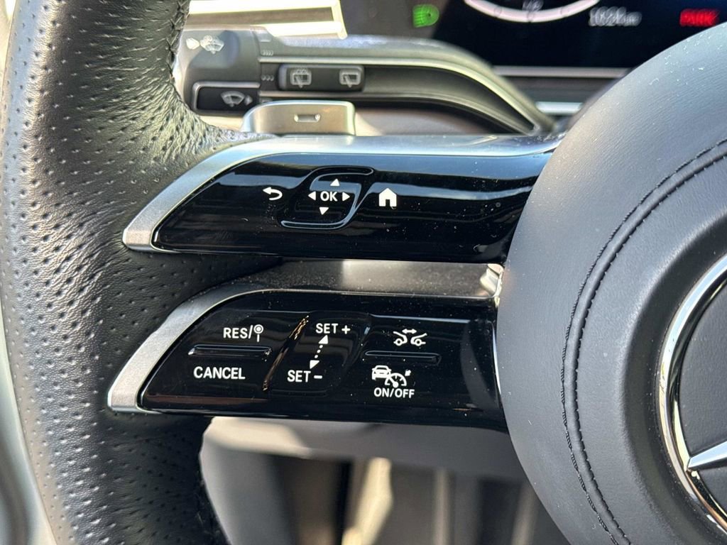 Used 2025 Mercedes-Benz GLS 450 4MATIC image 29