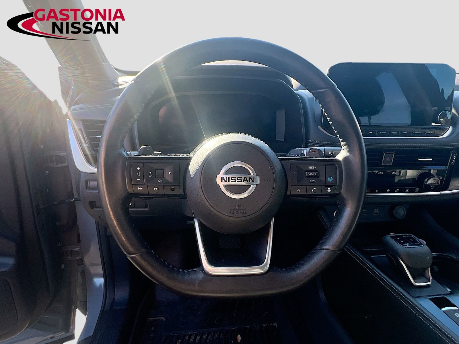 Used 2021 Nissan Rogue Platinum image 14