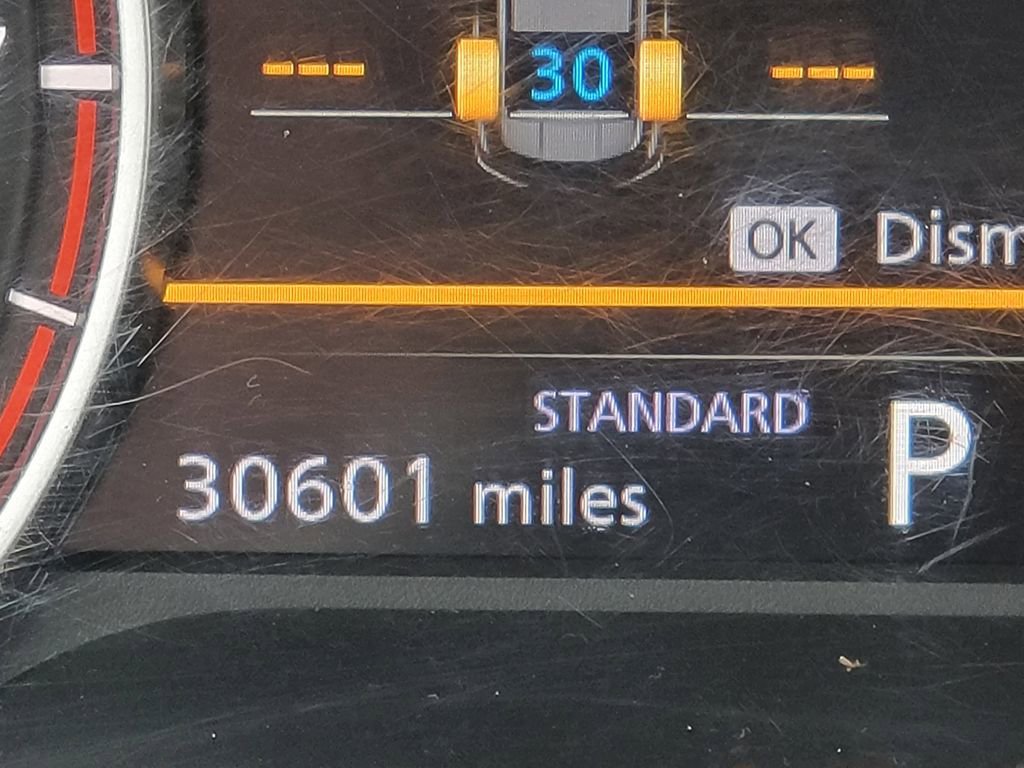 Used 2023 Nissan Rogue SV image 32