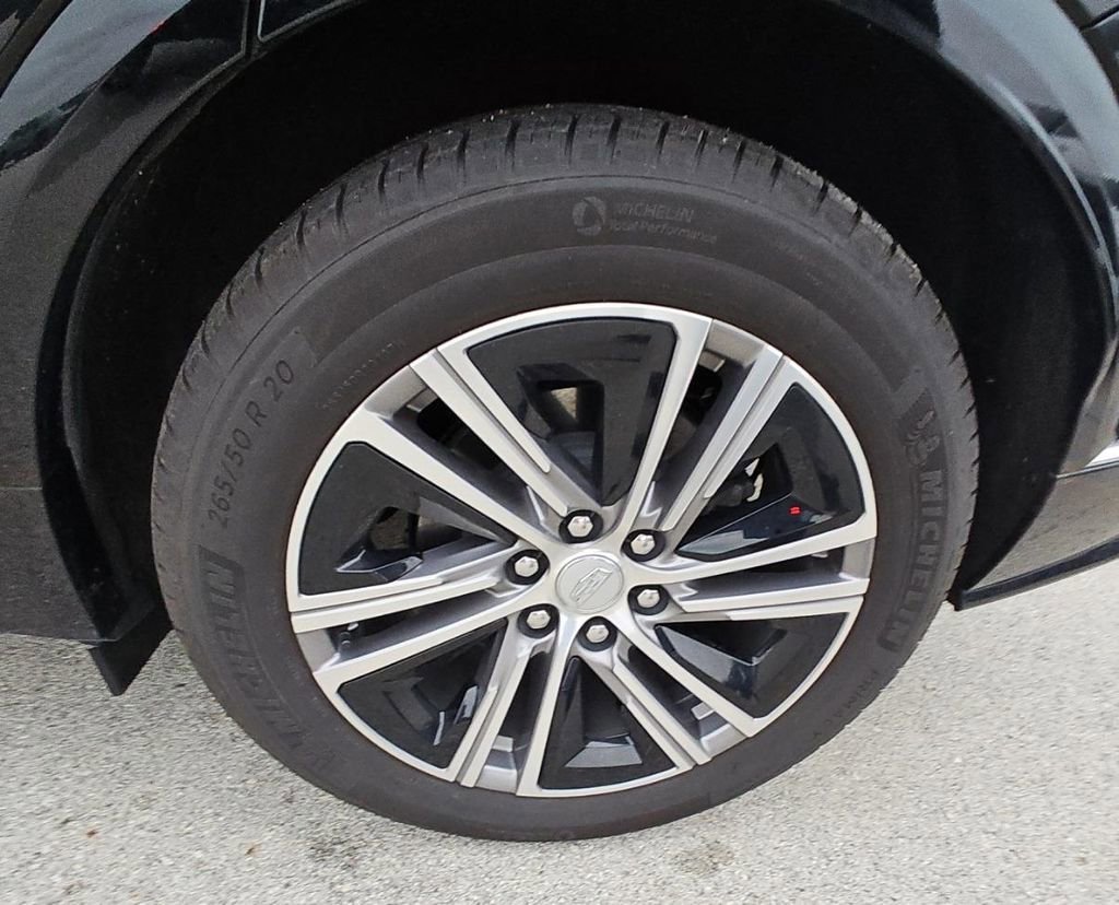 Used 2025 Cadillac Lyriq Luxury AWD/4WD image 5