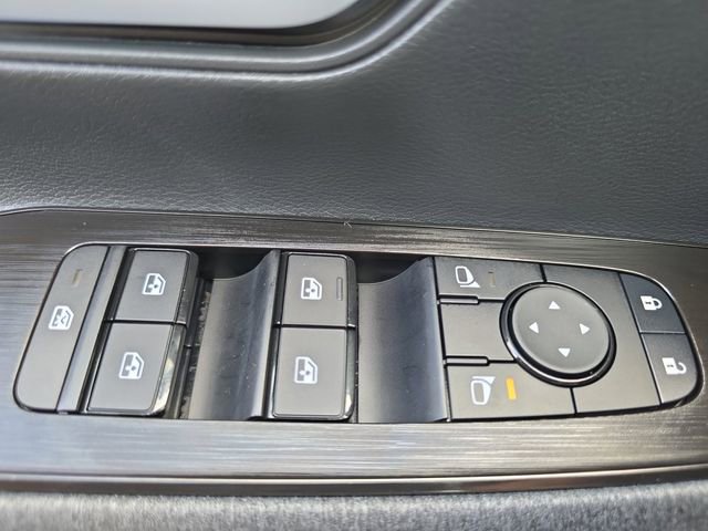 New 2026 Nissan Kicks SV image 28