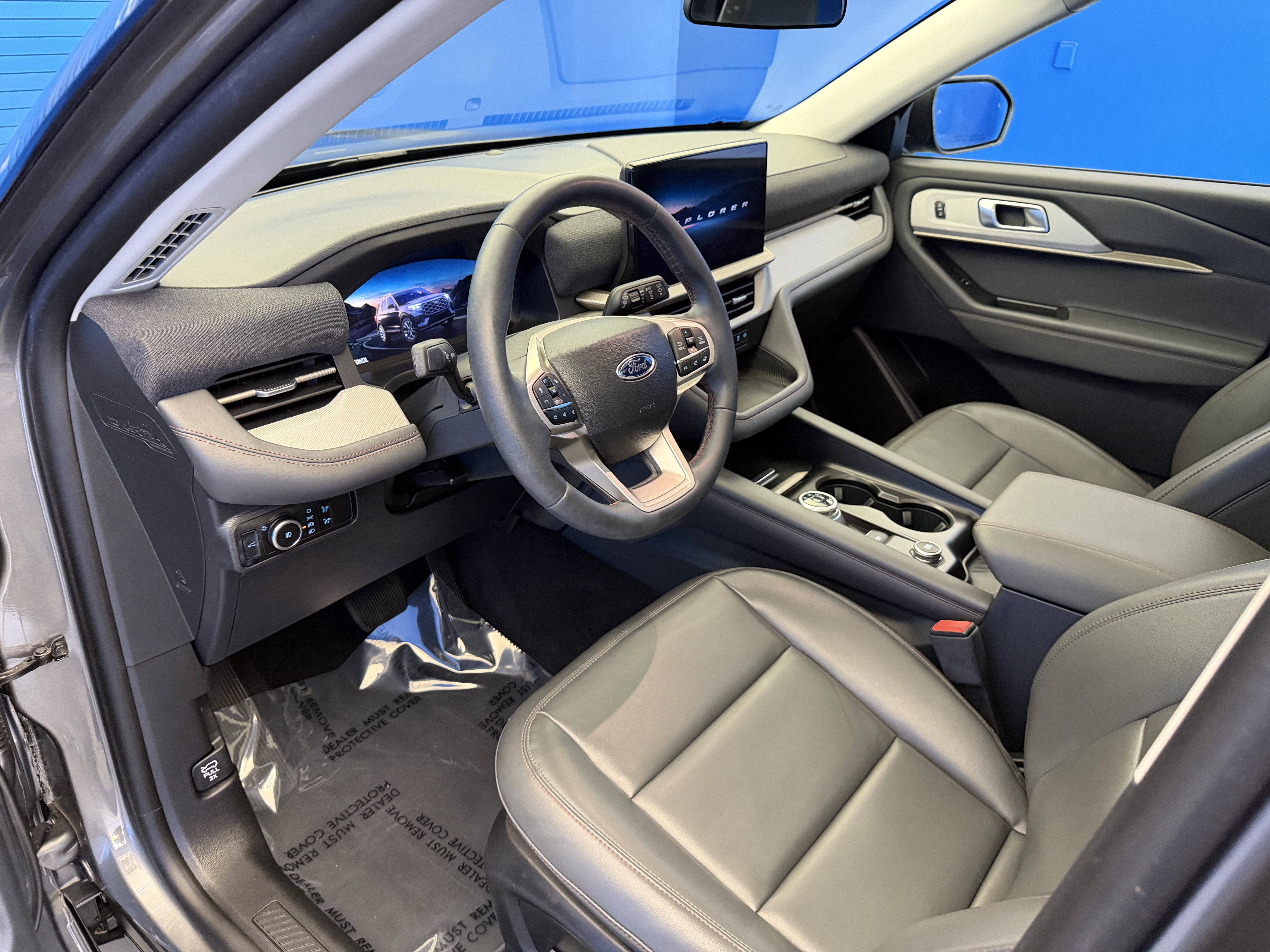 Used 2025 Ford Explorer Active w/ Active Comfort Package AWD/4WD image 11