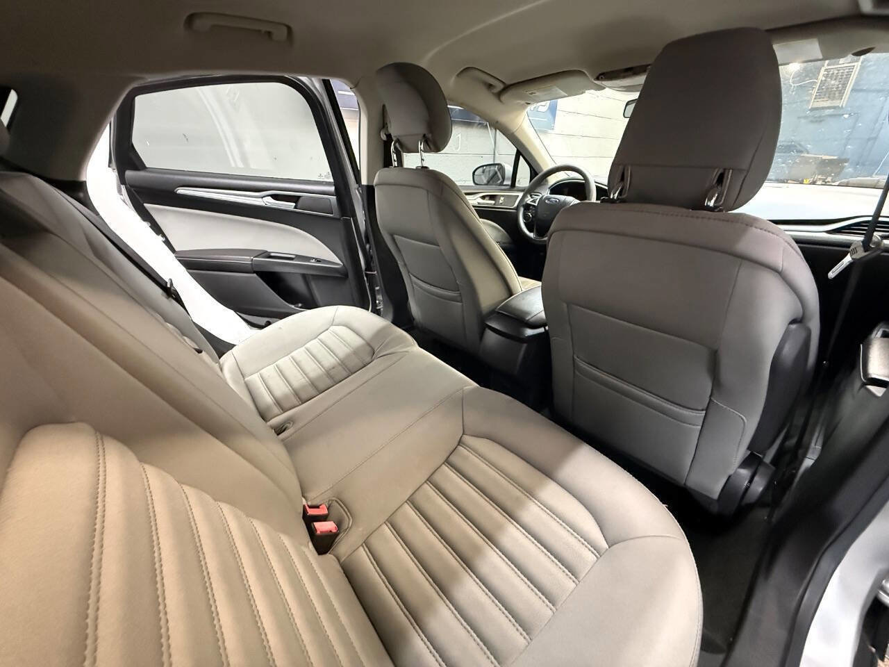 Used 2013 Ford Fusion S FWD image 12