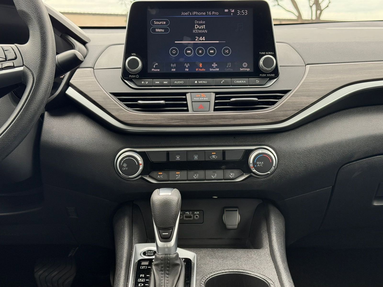 Used 2025 Nissan Altima 2.5 SV FWD image 17