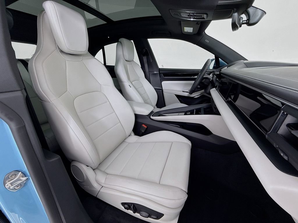 New 2026 Porsche Macan Electric image 31