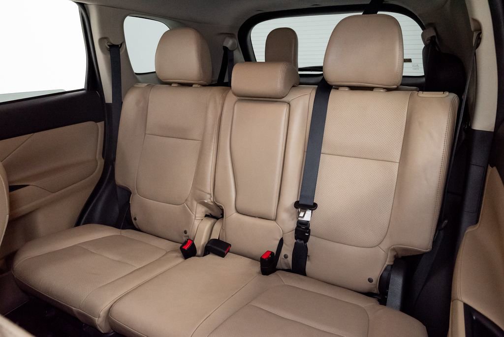 Used 2014 Mitsubishi Outlander GT image 21