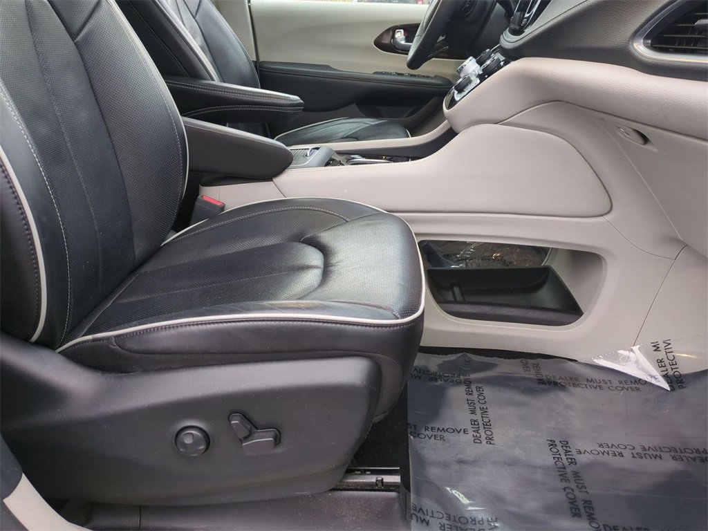 Used 2022 Chrysler Pacifica Limited image 28