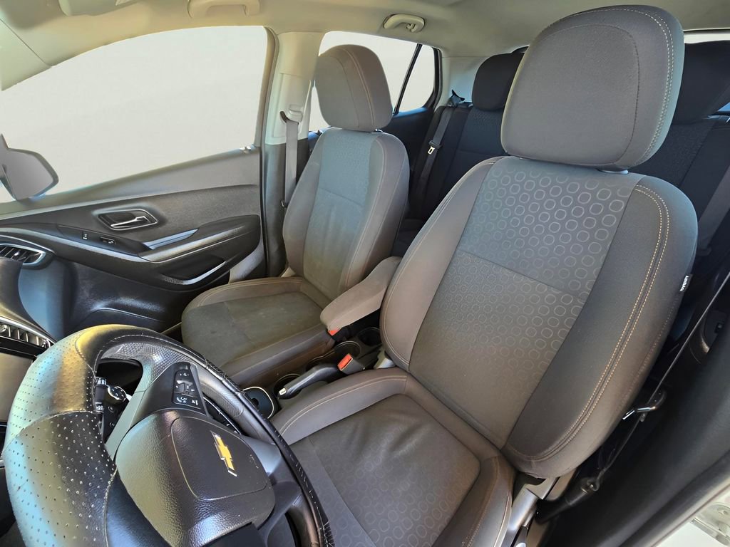 Used 2020 Chevrolet Trax LS image 3
