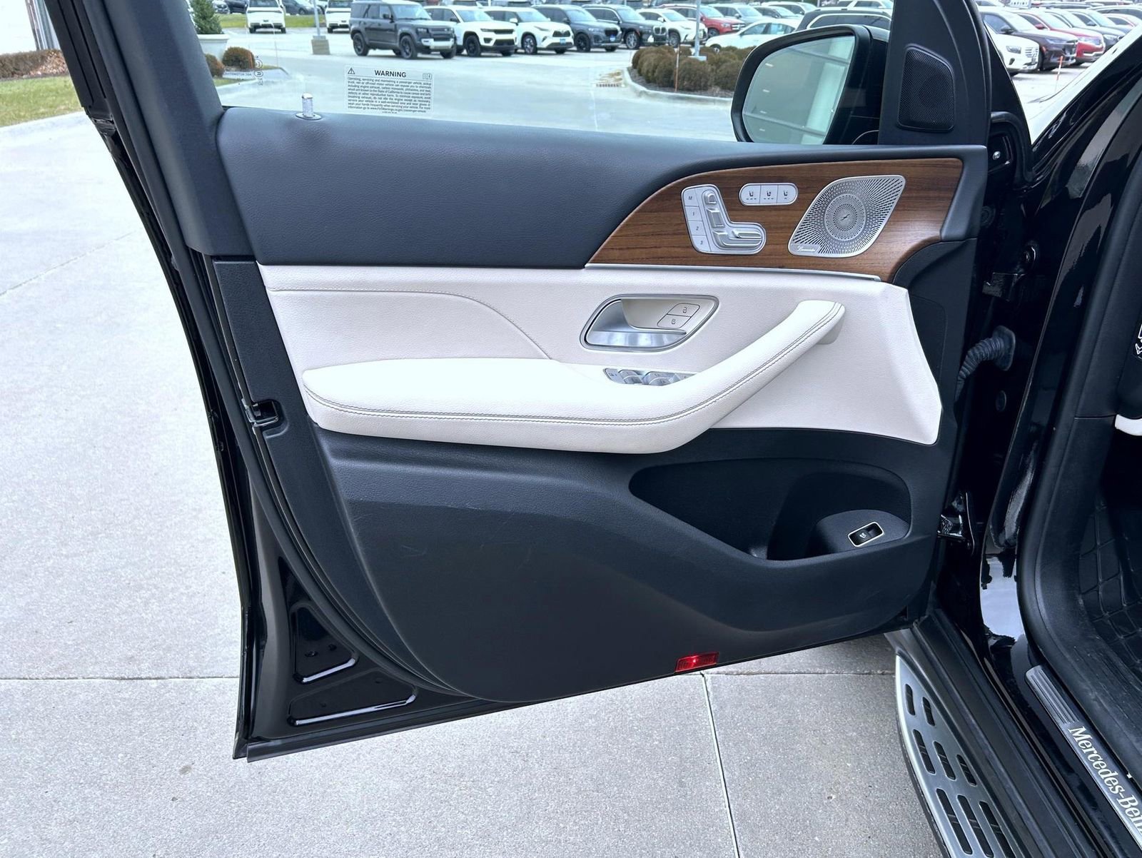 Used 2022 Mercedes-Benz GLS 580 4MATIC image 9