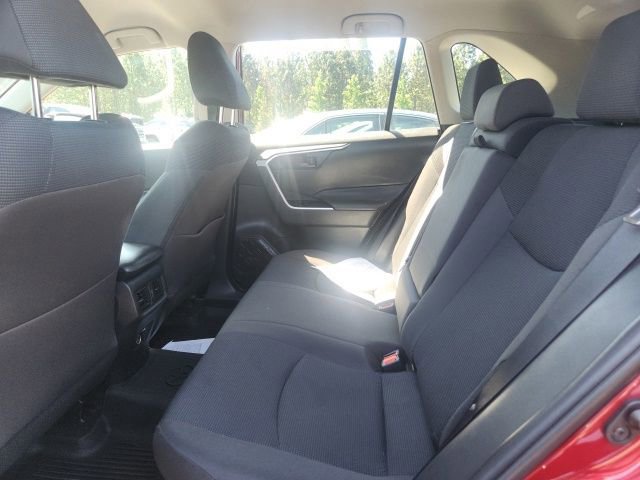 Used 2021 Toyota RAV4 LE AWD/4WD image 15