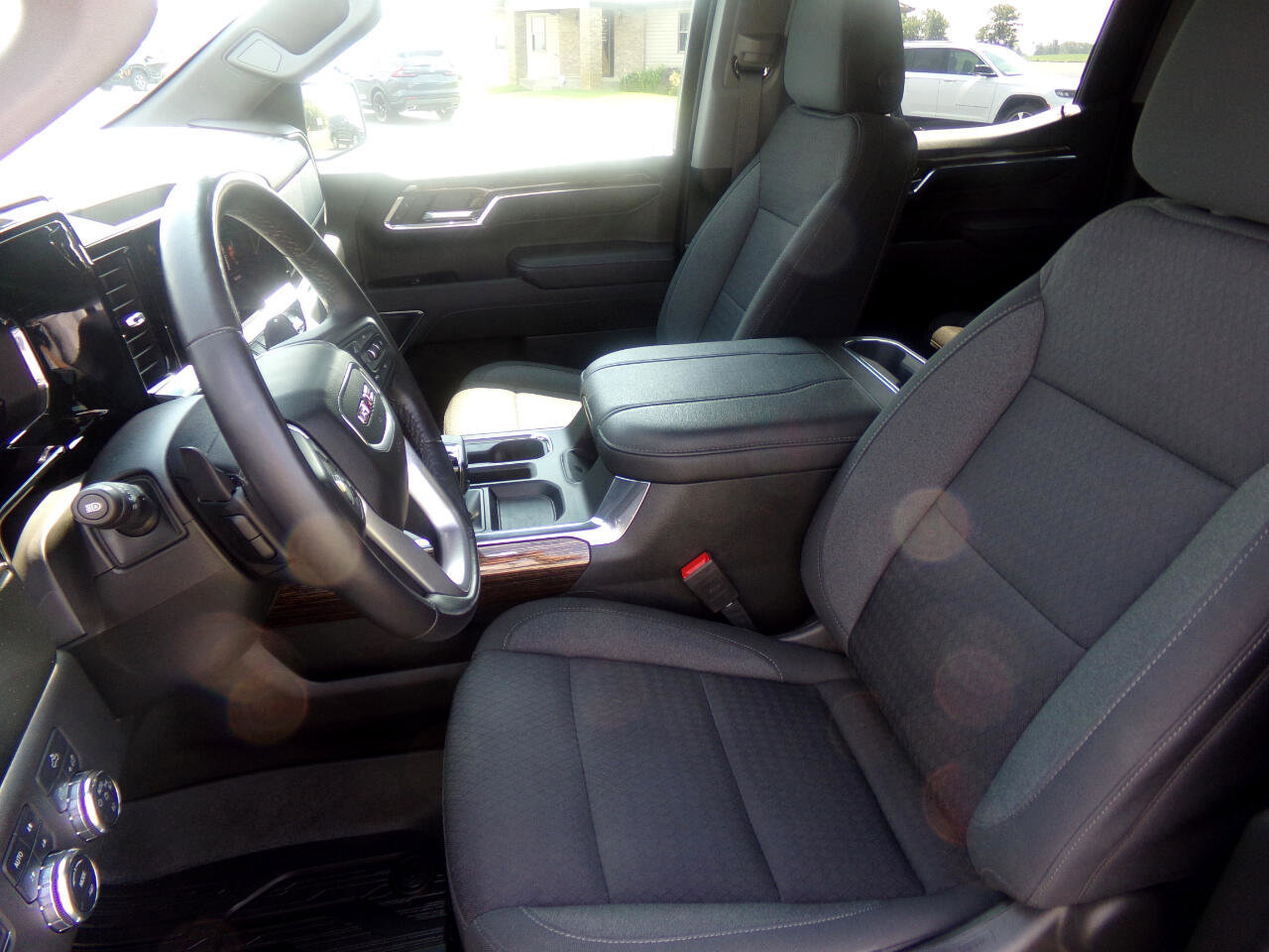 Used 2023 GMC Sierra 1500 Elevation image 28