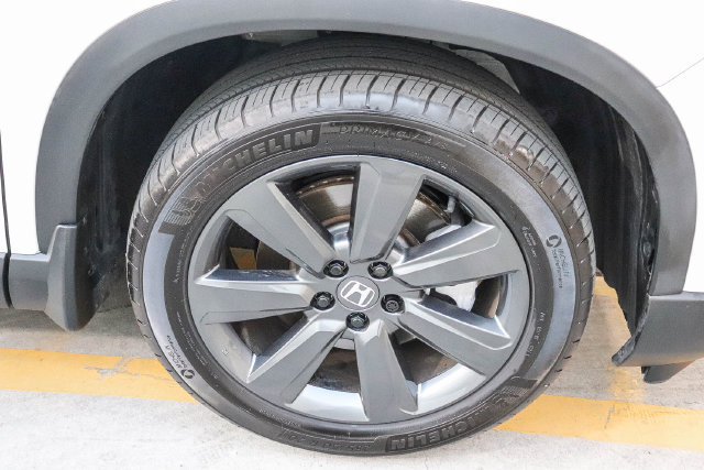 Used 2024 Honda Pilot Sport image 7