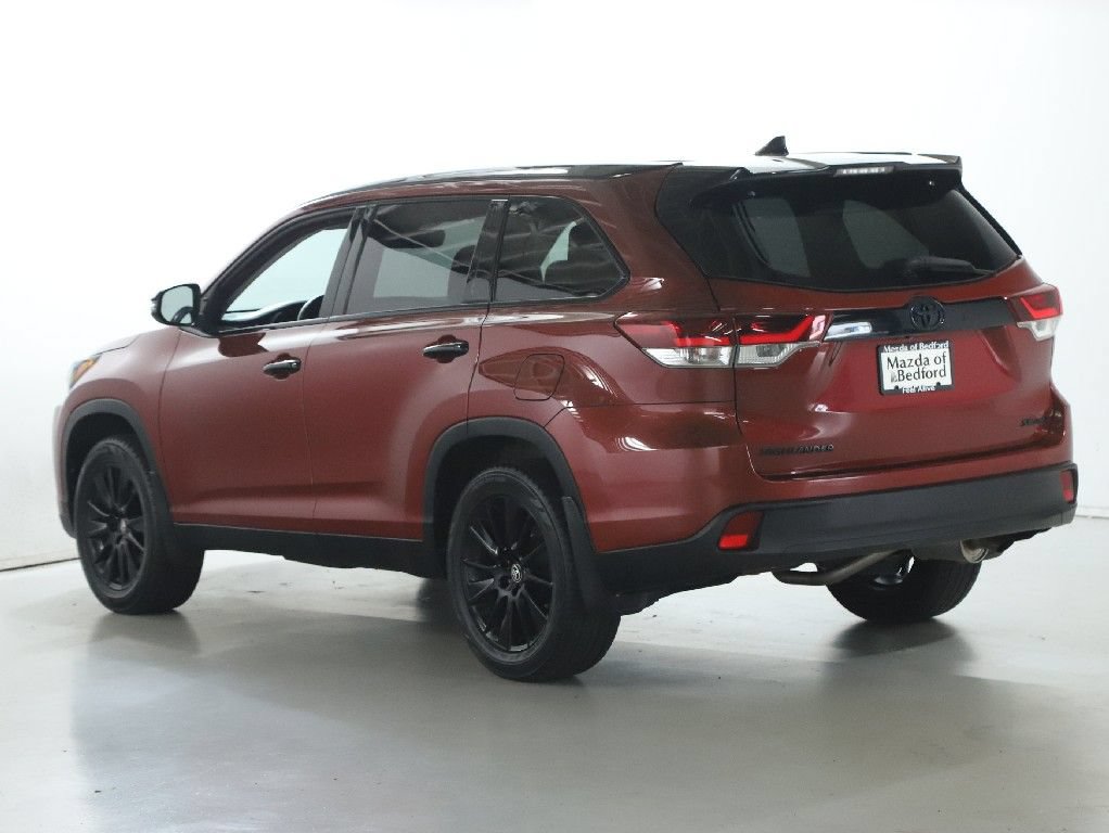 Used 2019 Toyota Highlander SE w/ Nightshade Edition AWD/4WD image 43