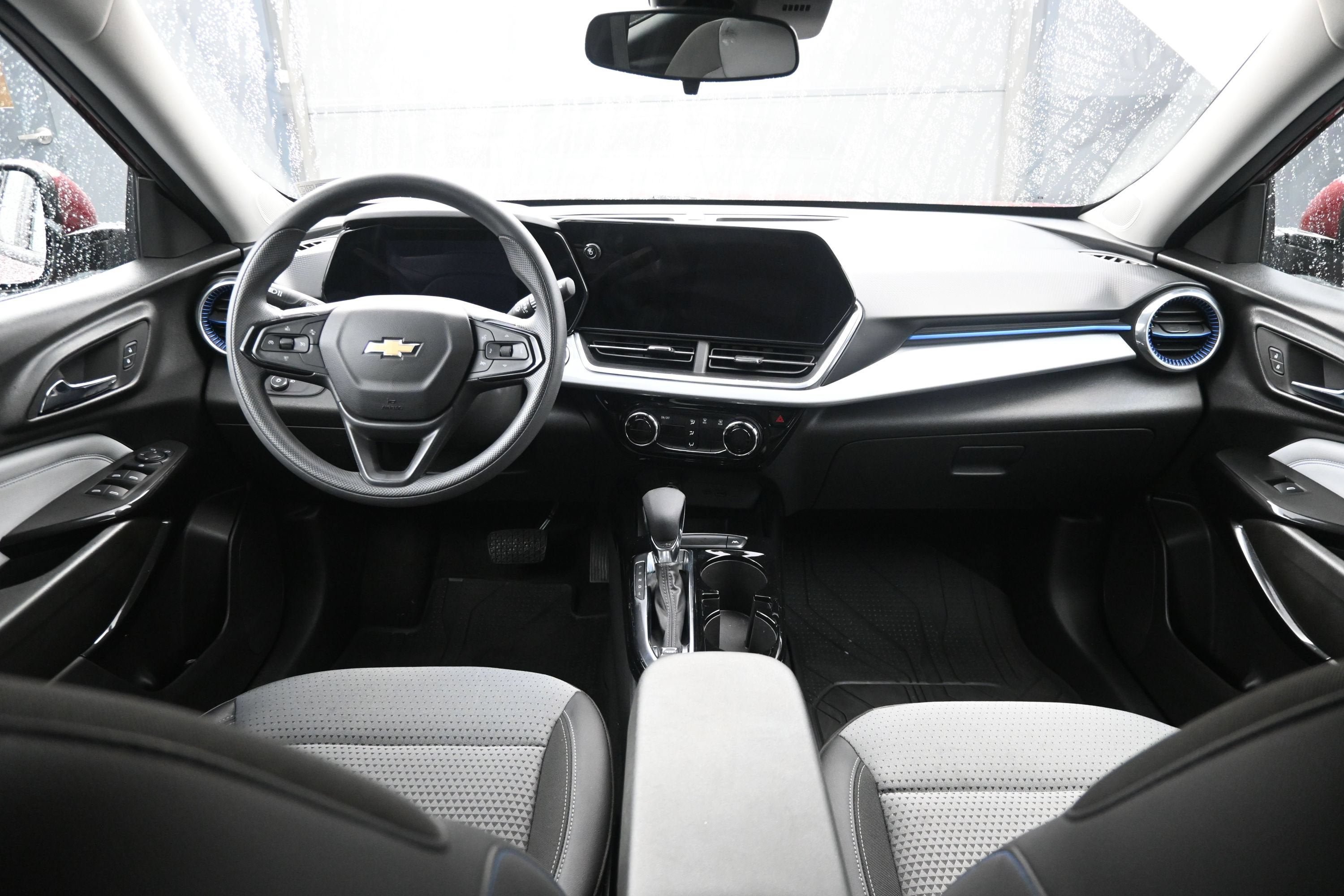 Used 2024 Chevrolet Trax LT FWD image 19