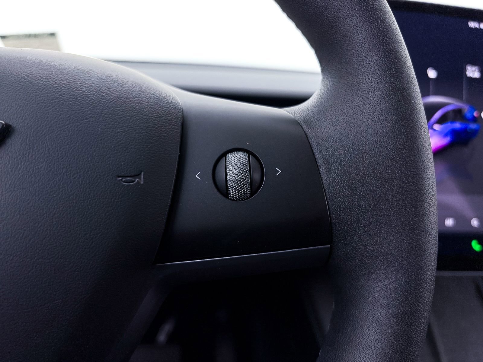 Used 2024 Tesla Model Y Long Range image 28