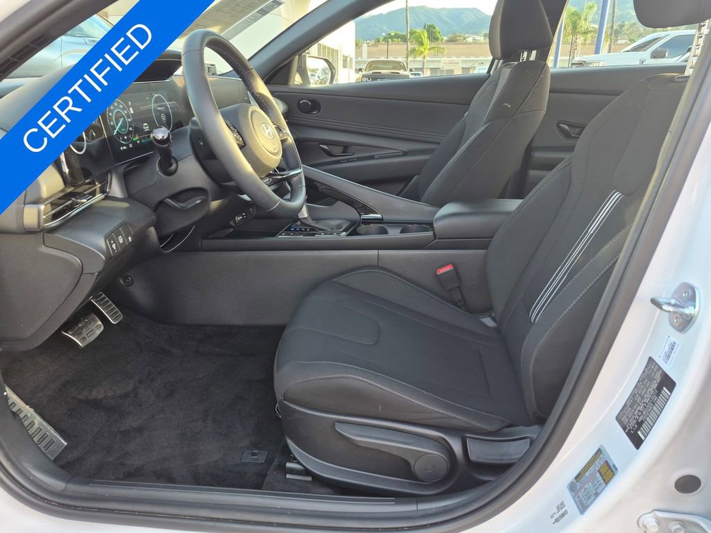 Used 2025 Hyundai Elantra SEL image 11