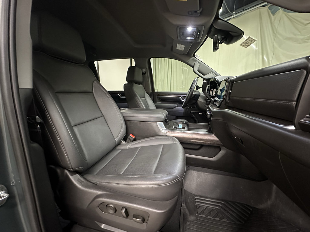 Certified 2025 Chevrolet Silverado 2500 LTZ w/ LTZ Convenience Package AWD/4WD image 16