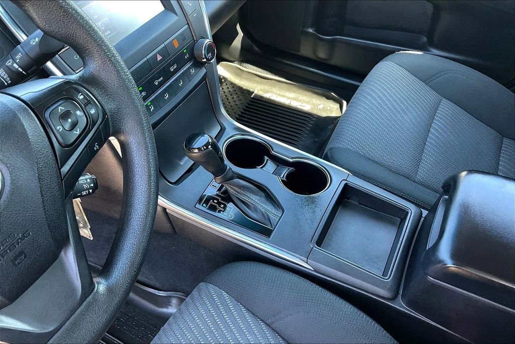 Used 2017 Toyota Camry LE FWD image 15